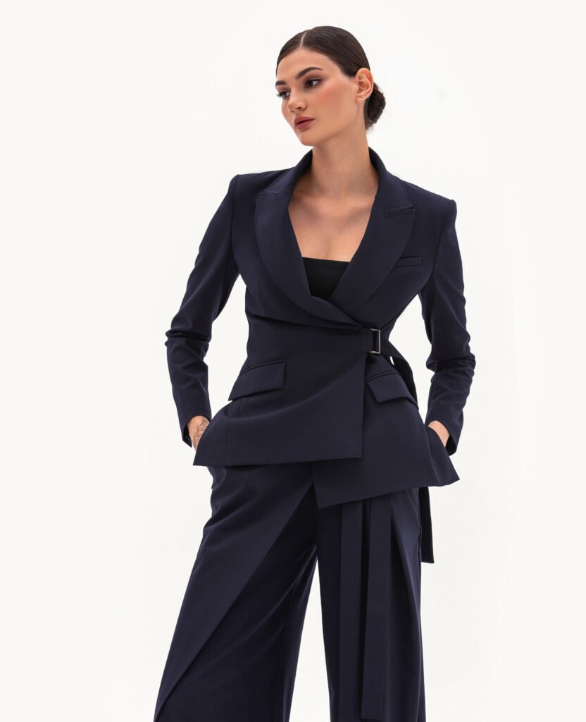 Комплект: жакет и брюки