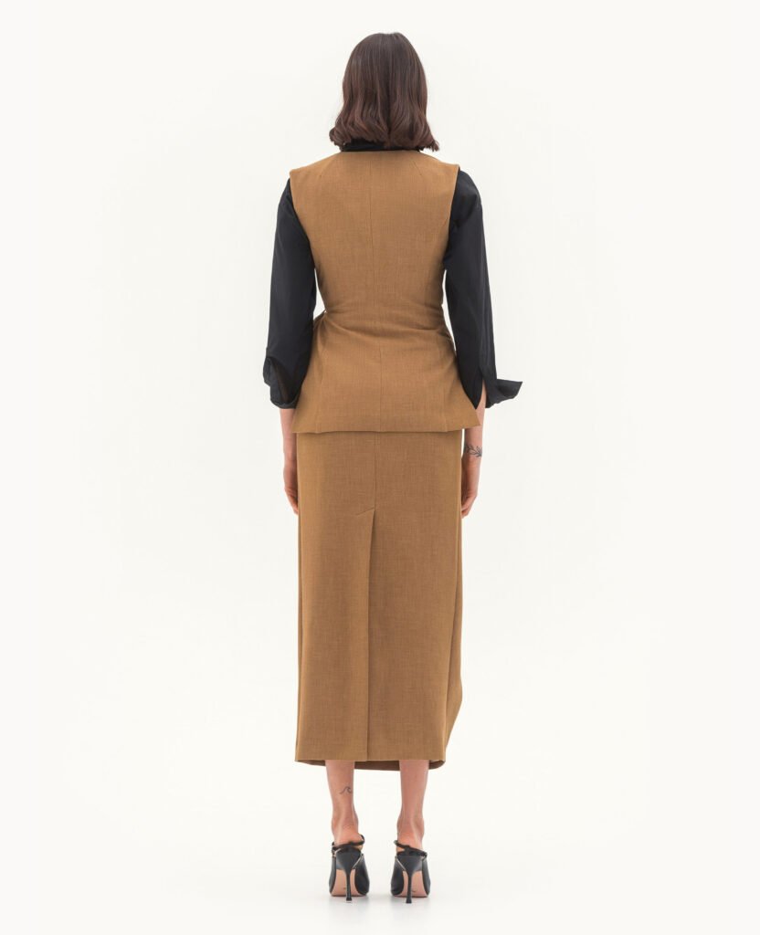 Комплект: жилет та спідниця