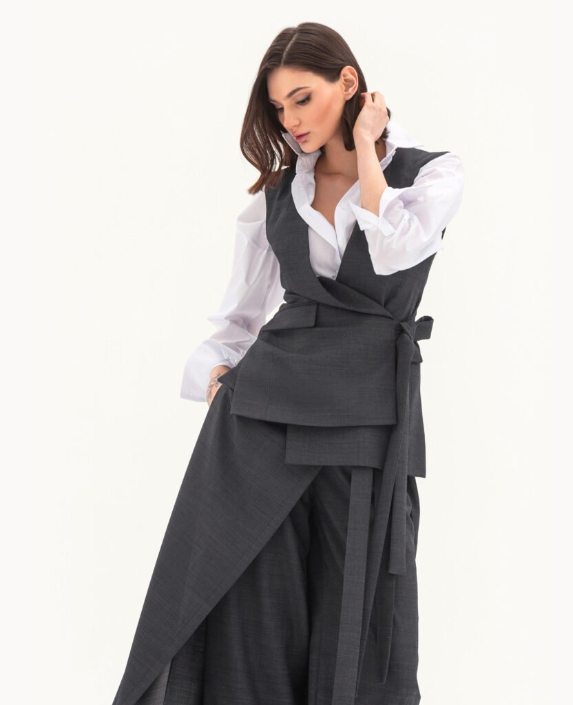 Комплект: брюки, спідниця, жилет