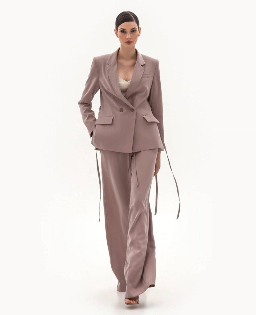 Комплект: жакет и брюки