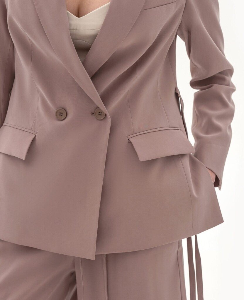 Комплект: жакет и брюки