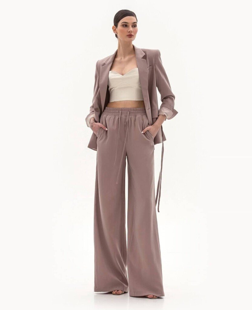 Комплект: жакет и брюки