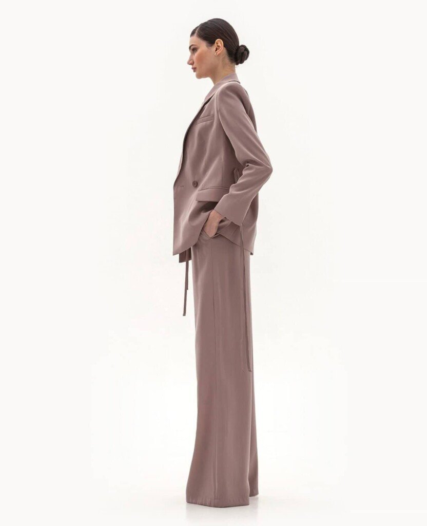 Комплект: жакет и брюки