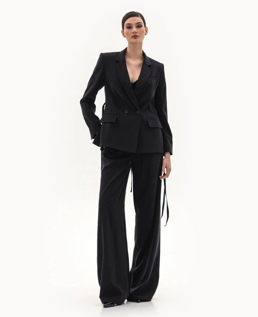 Комплект: жакет и брюки